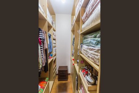 Apartamento à venda com 182m², 3 quartos e 2 vagas Apartamento à venda com 182m², 3 quartos e 2 vagasCloset da Suíte