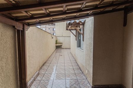 Apartamento à venda com 182m², 3 quartos e 2 vagas Apartamento à venda com 182m², 3 quartos e 2 vagasÁrea Privativa/Área de Serviço