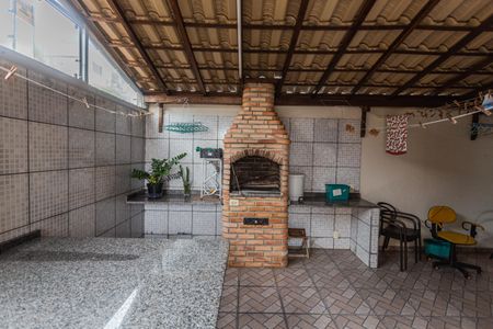 Apartamento à venda com 182m², 3 quartos e 2 vagas Apartamento à venda com 182m², 3 quartos e 2 vagasÁrea Privativa/Área de Serviço