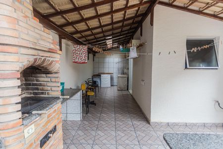 Apartamento à venda com 182m², 3 quartos e 2 vagas Apartamento à venda com 182m², 3 quartos e 2 vagasÁrea Privativa/Área de Serviço