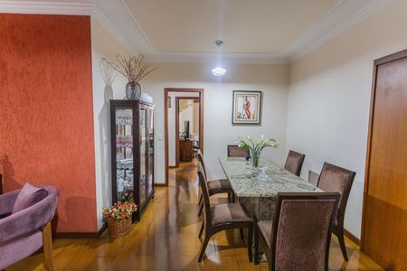 Apartamento à venda com 182m², 3 quartos e 2 vagas Apartamento à venda com 182m², 3 quartos e 2 vagasSala