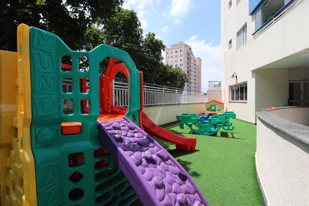 Apartamento à venda com 117m², 2 quartos e 4 vagasÁrea comum - Playground