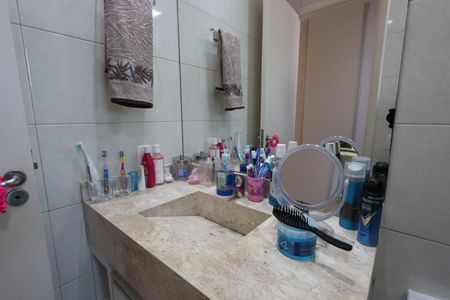 Apartamento à venda com 117m², 2 quartos e 4 vagasBanheiro da Suíte 1