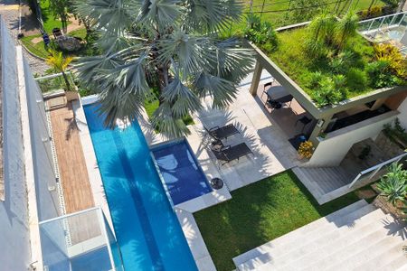 Casa de condomínio à venda com 450m², 5 quartos e 2 vagas Casa de condomínio à venda com 450m², 5 quartos e 2 vagasTerraço