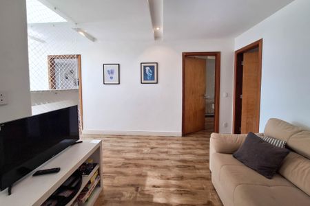 Casa de condomínio à venda com 450m², 5 quartos e 2 vagas Casa de condomínio à venda com 450m², 5 quartos e 2 vagasSala 2