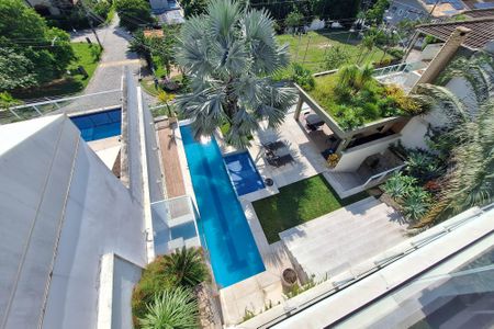 Casa de condomínio à venda com 450m², 5 quartos e 2 vagas Casa de condomínio à venda com 450m², 5 quartos e 2 vagasTerraço