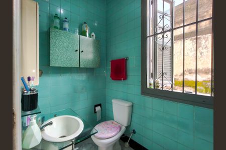 Casa à venda com 90m², 3 quartos e sem vagaBanheiro Corredor