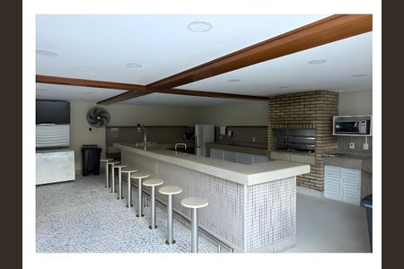 Apartamento para alugar com 72m², 2 quartos e 1 vaga