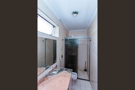 Casa para alugar com 180m², 4 quartos e 2 vagasBanheiro suite 1