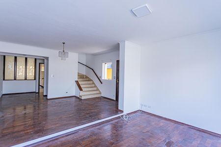 Casa para alugar com 180m², 4 quartos e 2 vagasSala