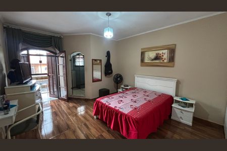 Casa à venda com 181m², 3 quartos e 2 vagas Casa à venda com 181m², 3 quartos e 2 vagasSuite