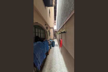 Casa à venda com 181m², 3 quartos e 2 vagas Casa à venda com 181m², 3 quartos e 2 vagasCorredor