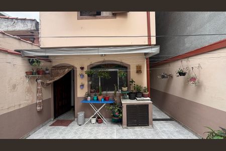 Casa à venda com 181m², 3 quartos e 2 vagas Casa à venda com 181m², 3 quartos e 2 vagasQuintal