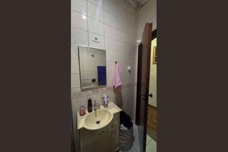 Casa à venda com 181m², 3 quartos e 2 vagas Casa à venda com 181m², 3 quartos e 2 vagasBanheiro