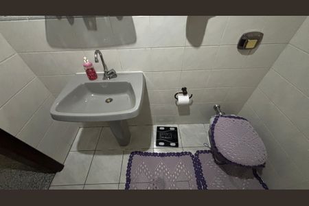 Casa à venda com 181m², 3 quartos e 2 vagas Casa à venda com 181m², 3 quartos e 2 vagasLavabo