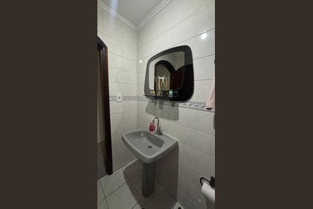 Casa à venda com 181m², 3 quartos e 2 vagas Casa à venda com 181m², 3 quartos e 2 vagasLavabo