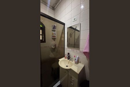 Casa à venda com 181m², 3 quartos e 2 vagas Casa à venda com 181m², 3 quartos e 2 vagasBanheiro