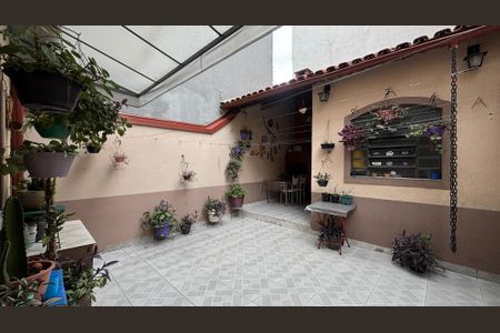 Casa à venda com 181m², 3 quartos e 2 vagas Casa à venda com 181m², 3 quartos e 2 vagasQuintal