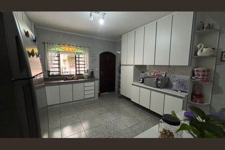 Casa à venda com 181m², 3 quartos e 2 vagas Casa à venda com 181m², 3 quartos e 2 vagasSala de Jantar - Cozinha