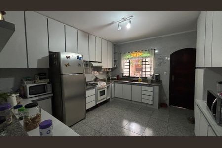 Casa à venda com 181m², 3 quartos e 2 vagas Casa à venda com 181m², 3 quartos e 2 vagasSala de Jantar - Cozinha