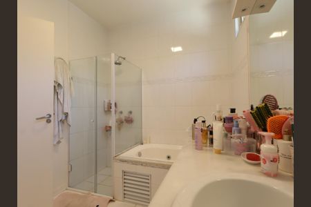 Casa para alugar com 350m², 3 quartos e 5 vagasBanheiro da Suíte 2