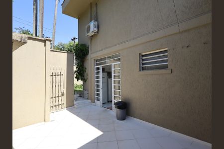 Casa para alugar com 350m², 3 quartos e 5 vagasQuintal