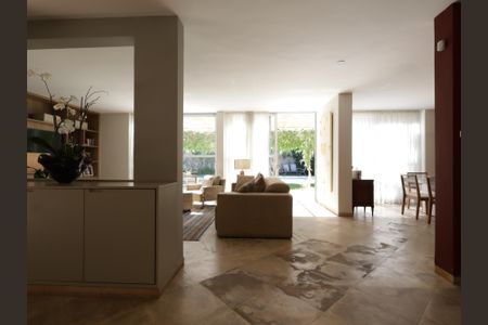 Casa à venda com 350m², 3 quartos e 5 vagasHall