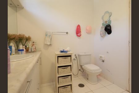 Casa para alugar com 350m², 3 quartos e 5 vagasBanheiro da Suíte 2