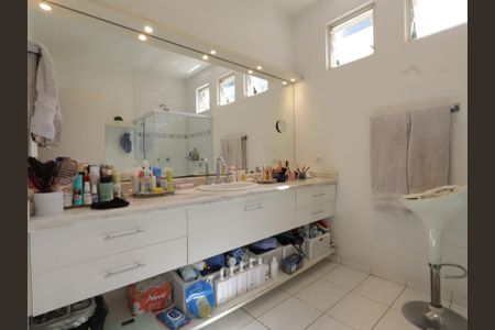 Casa para alugar com 350m², 3 quartos e 5 vagasBanheiro da Suíte 3