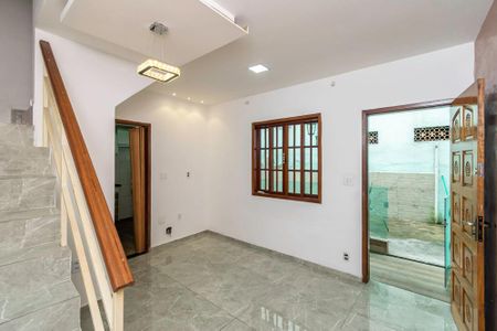 Sala de casa de condomínio para alugar com 2 quartos, 71m² em Irajá, Rio de Janeiro