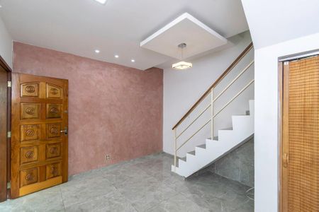 Sala de casa de condomínio para alugar com 2 quartos, 71m² em Irajá, Rio de Janeiro