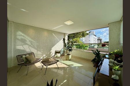 Apartamento à venda com 152m², 4 quartos e 2 vagas