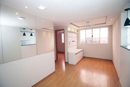 Sala de apartamento à venda com 2 quartos, 46m² em Colégio, Rio de Janeiro