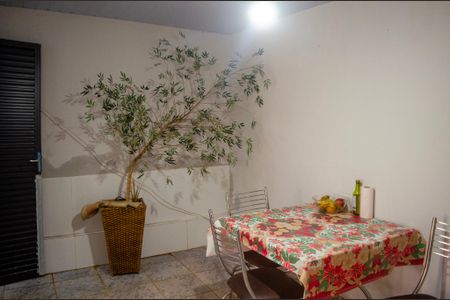 Casa para alugar com 2 quartos, 60m² em Vila São João, Goiânia