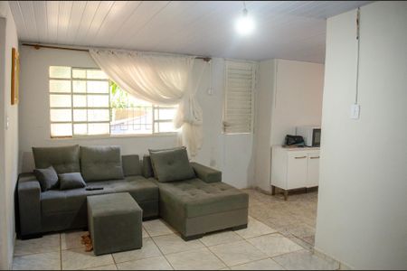 Casa para alugar com 2 quartos, 60m² em Vila São João, Goiânia