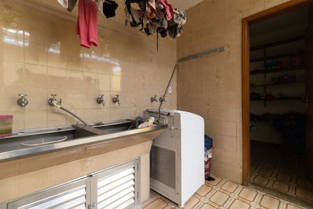 Casa à venda com 976m², 3 quartos e 2 vagasÁrea de serviço