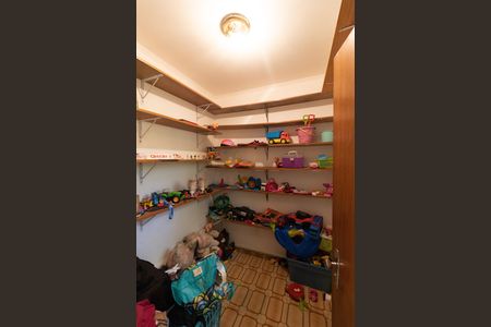 Casa à venda com 976m², 3 quartos e 2 vagasQuarto de serviço