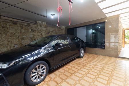 Garagem  de casa à venda com 3 quartos, 976m² em Vila Nair, São Paulo