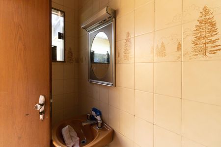 Casa à venda com 976m², 3 quartos e 2 vagasBanheiro de serviço