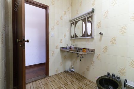 Casa à venda com 976m², 3 quartos e 2 vagasBanheiro da Suíte