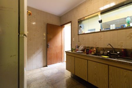 Casa à venda com 976m², 3 quartos e 2 vagasCozinha 