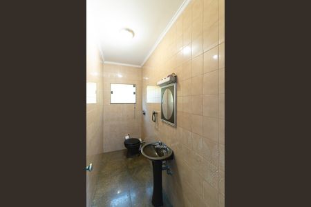 Casa à venda com 976m², 3 quartos e 2 vagasLavabo