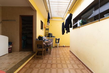 Casa à venda com 976m², 3 quartos e 2 vagasQuintal