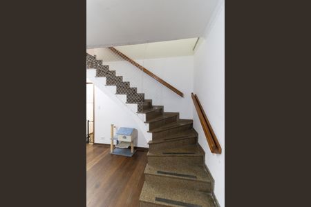 Casa à venda com 976m², 3 quartos e 2 vagasEscada