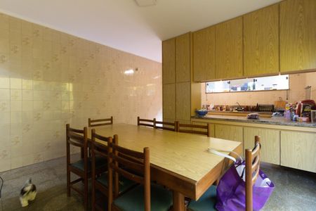 Casa à venda com 976m², 3 quartos e 2 vagasCozinha 