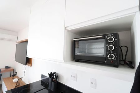 Cozinha de apartamento para alugar com 1 quarto, 25m² em Pinheiros, São Paulo