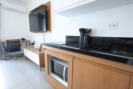 Cozinha de apartamento para alugar com 1 quarto, 25m² em Pinheiros, São Paulo