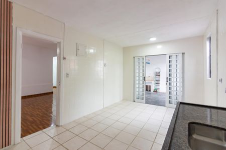 Casa para alugar com 120m², 3 quartos e 2 vagasCozinha 