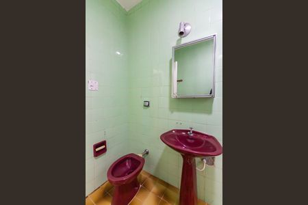 Casa para alugar com 120m², 3 quartos e 2 vagasBanheiro 