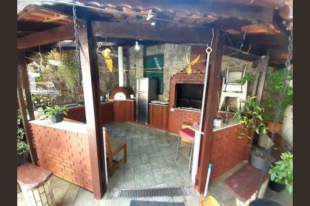 Casa à venda com 4 quartos, 300m² em Jardim Nosso Lar, São Paulo